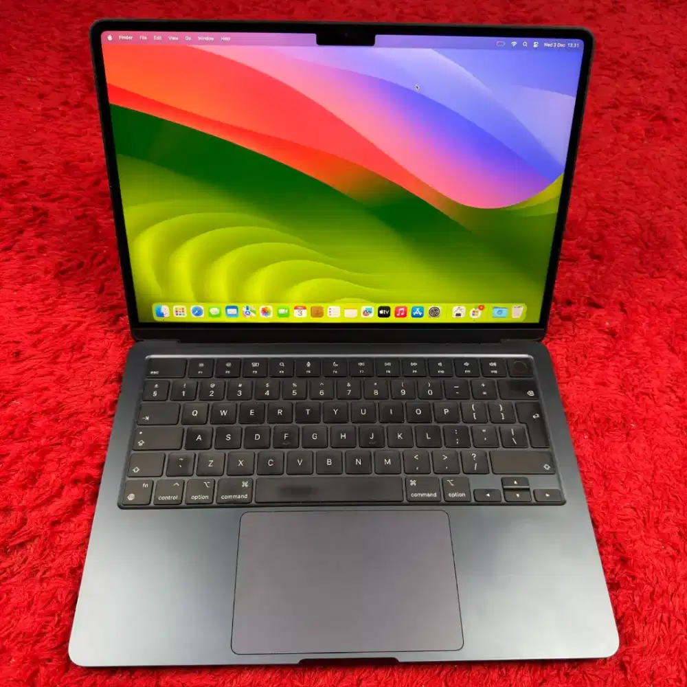 Macbook air m2 2022 ram 8gb ssd 512gb mulus bisa cod