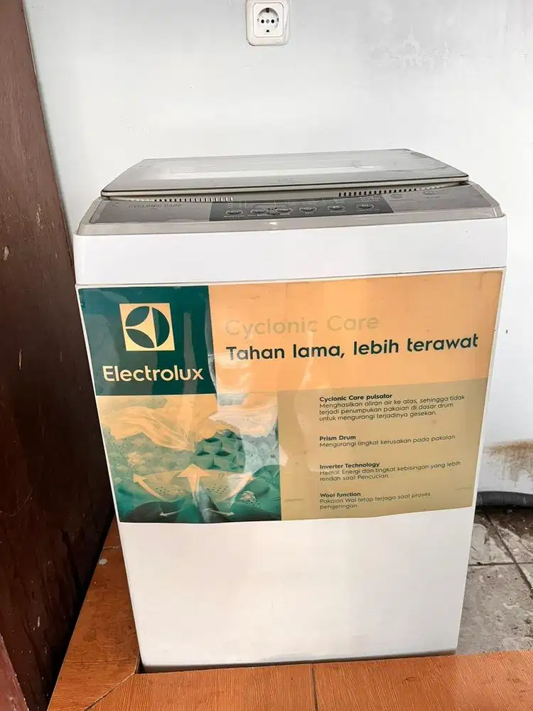 Mesin cuci electrolux top loding 7,5 kg