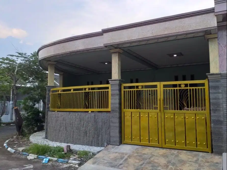 Disewakan Rumah Nyaman Siap Huni, Lokasi Strategis!