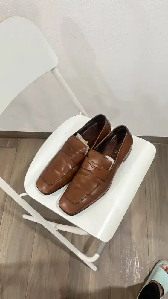 PRADA SEPATU KULIT Coklat