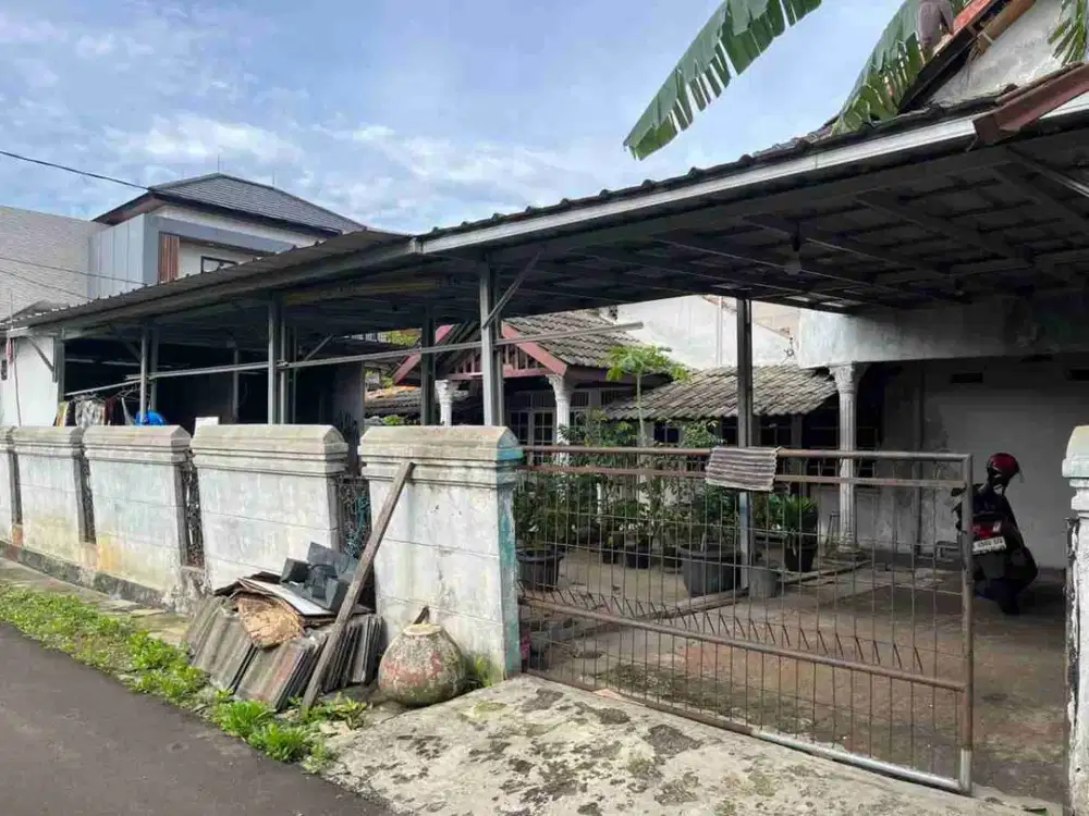 Dijual Rumah Murah Luas Tanah Besar Butuh Renovasi Komplek area Pamulang Tangsel