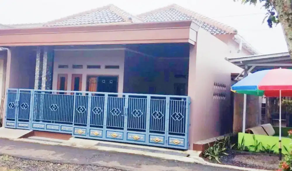 Di Jual Rumah Baru,lokasi strategis dekat stasion kereta cisaat