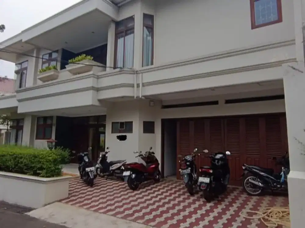 Rumah Mewah Ada Kolam Renang Dengan Lokasi Premium di TB Simatupang Jakarta Selatan