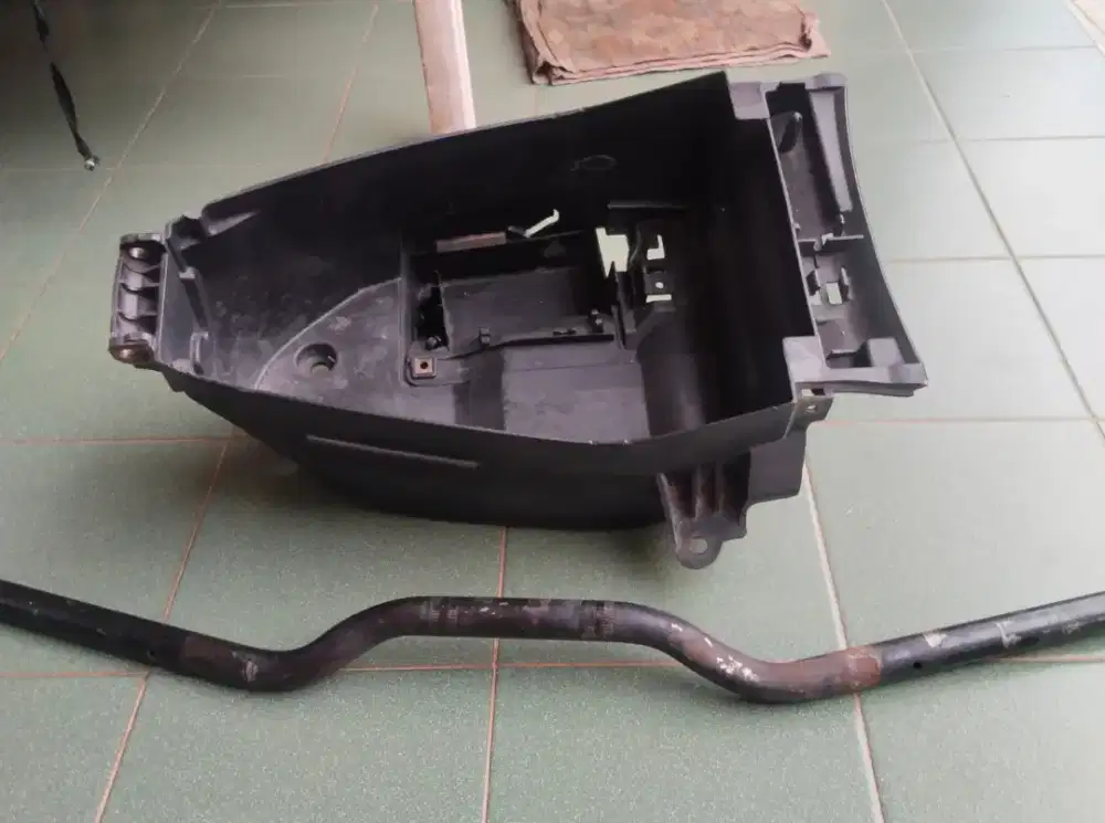 Box bagasi + stang motor Yamaha