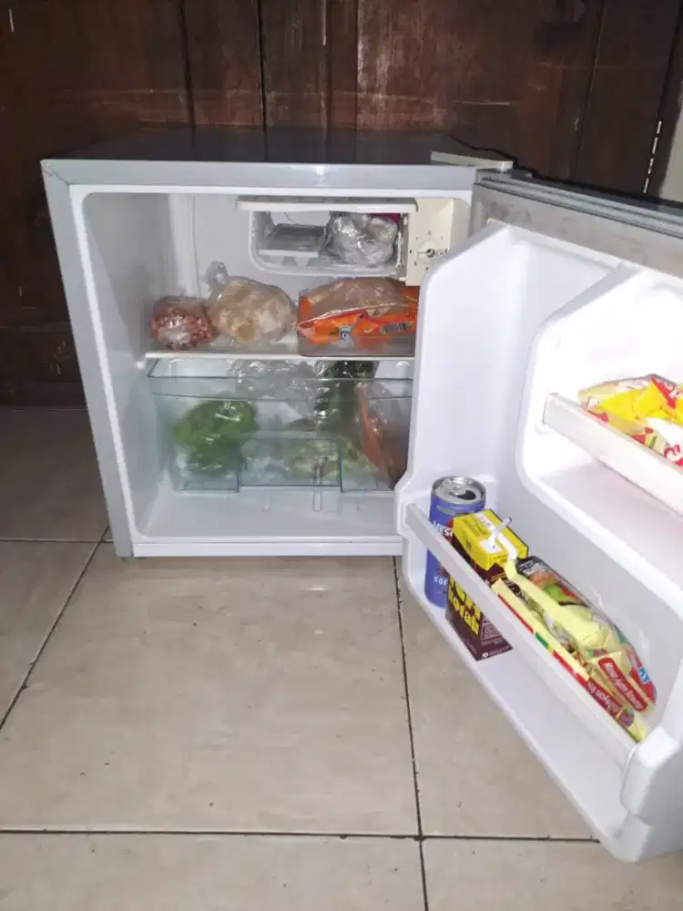 Jual kulkas SANKEN MINI ORIAN satu pintu d antar