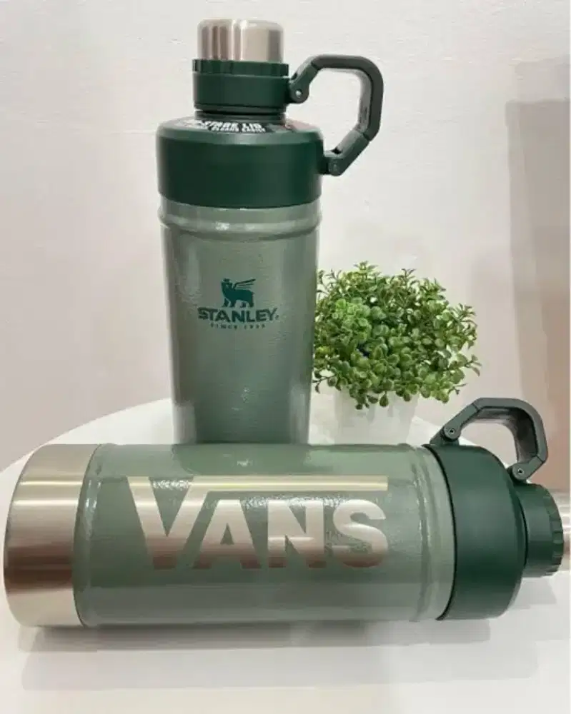 Tumbler stanley x Vans