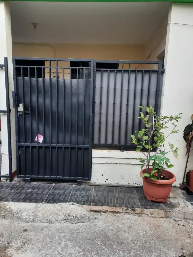 Disewakan rumah di lantai 2