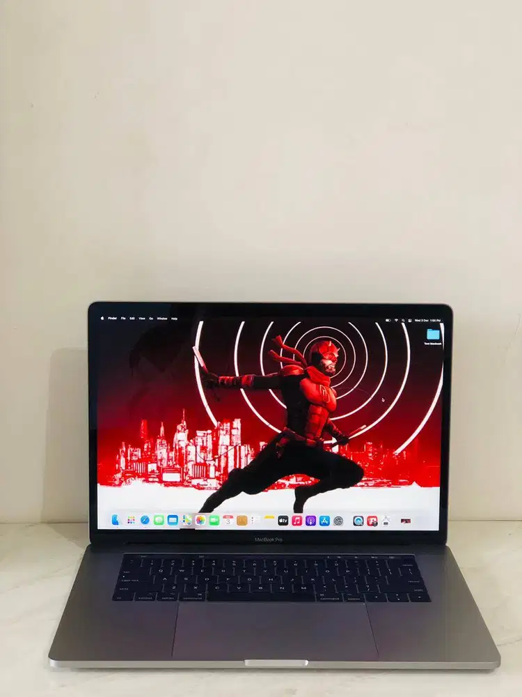 MacBook Pro 15inch Touch Bar 2017 Intel Core i7 DUAL Graphics 16/256GB
