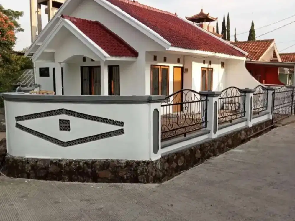 Dijual Rumah Nyaman Siap Huni Posisi Hoek Lokasi di Sariwangi Bandung