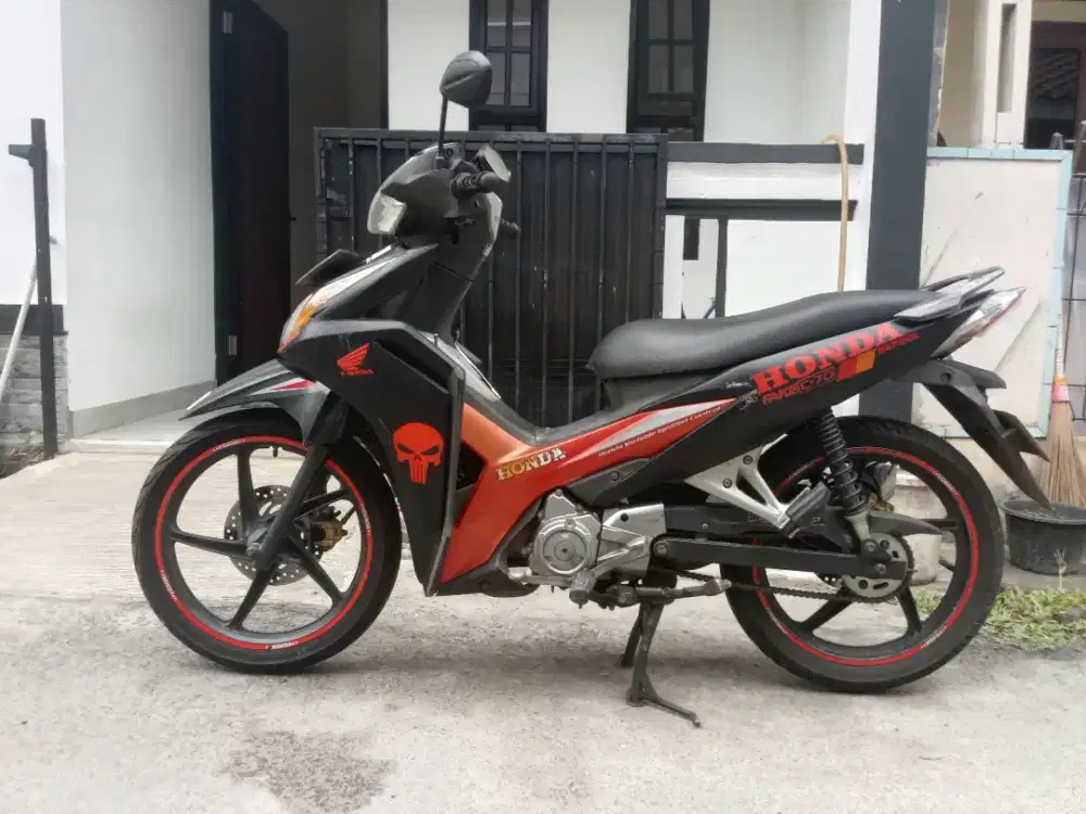 jual honda blade pakai harian