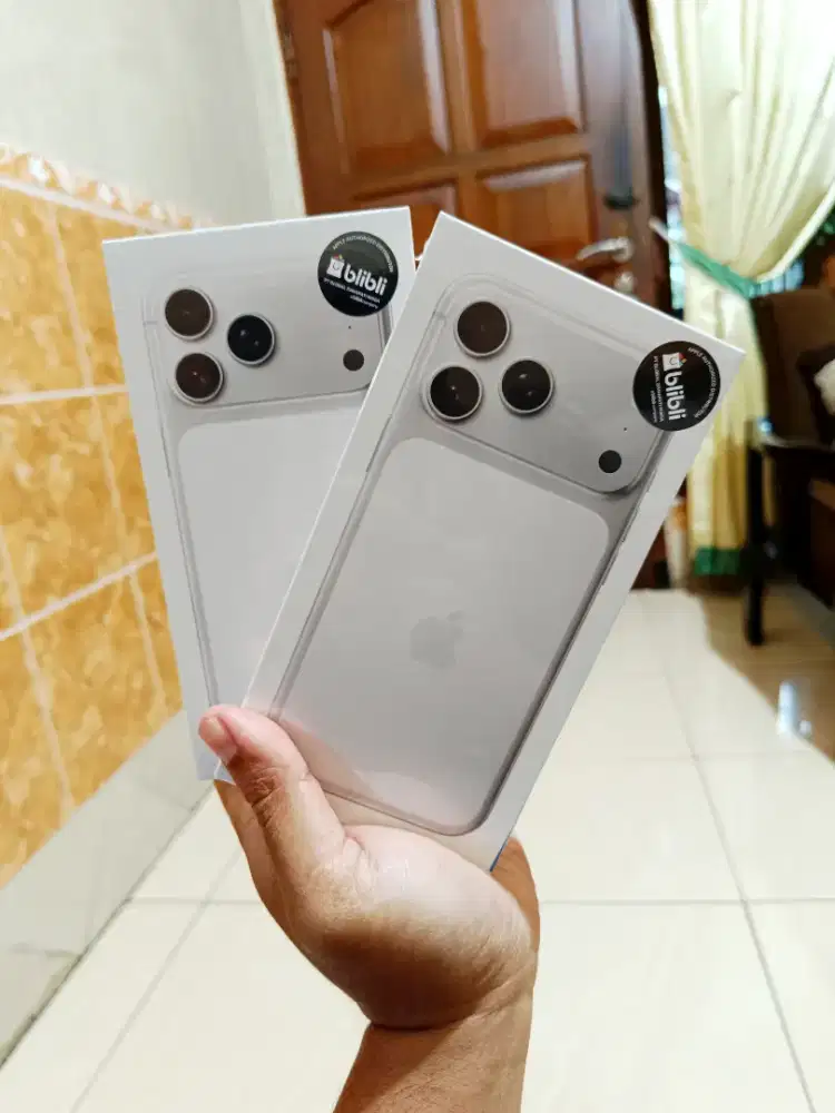 iPhone 17 Promax Silver