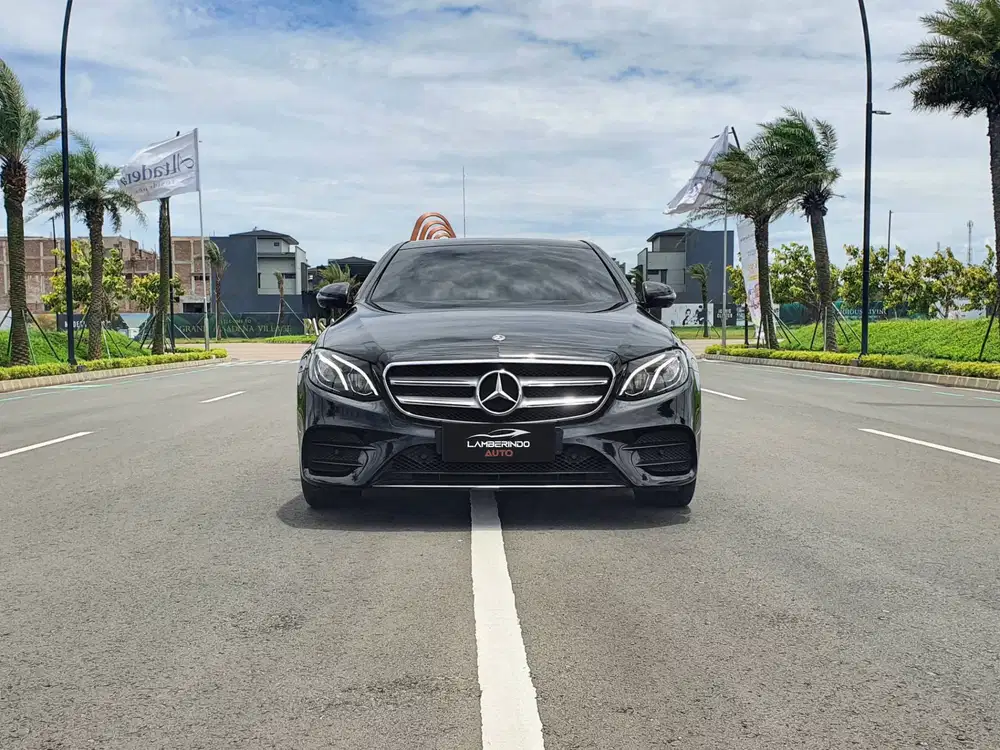 [LOW ODO !!] MERCEDES BENZ E300 AMG 2018 W213 2019 HITAM
