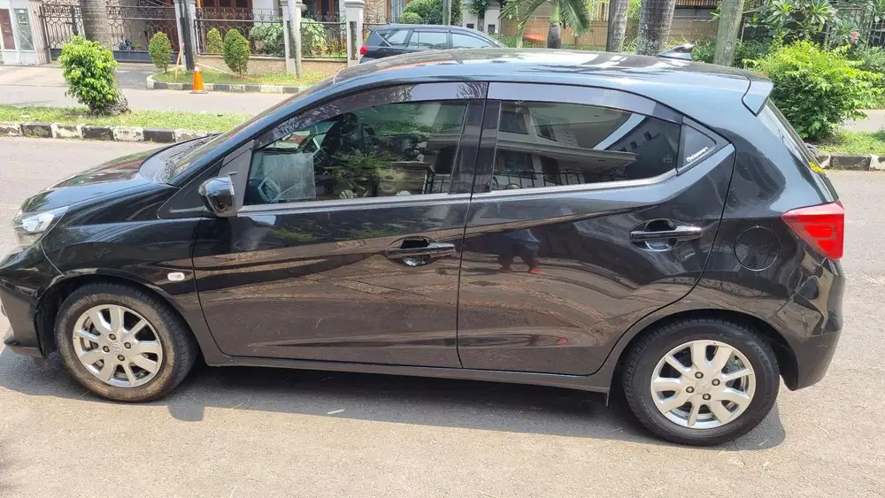 Honda Brio Satya E1. 2 matic KM 29000 stnk pjng nama perorangan  tgn 1