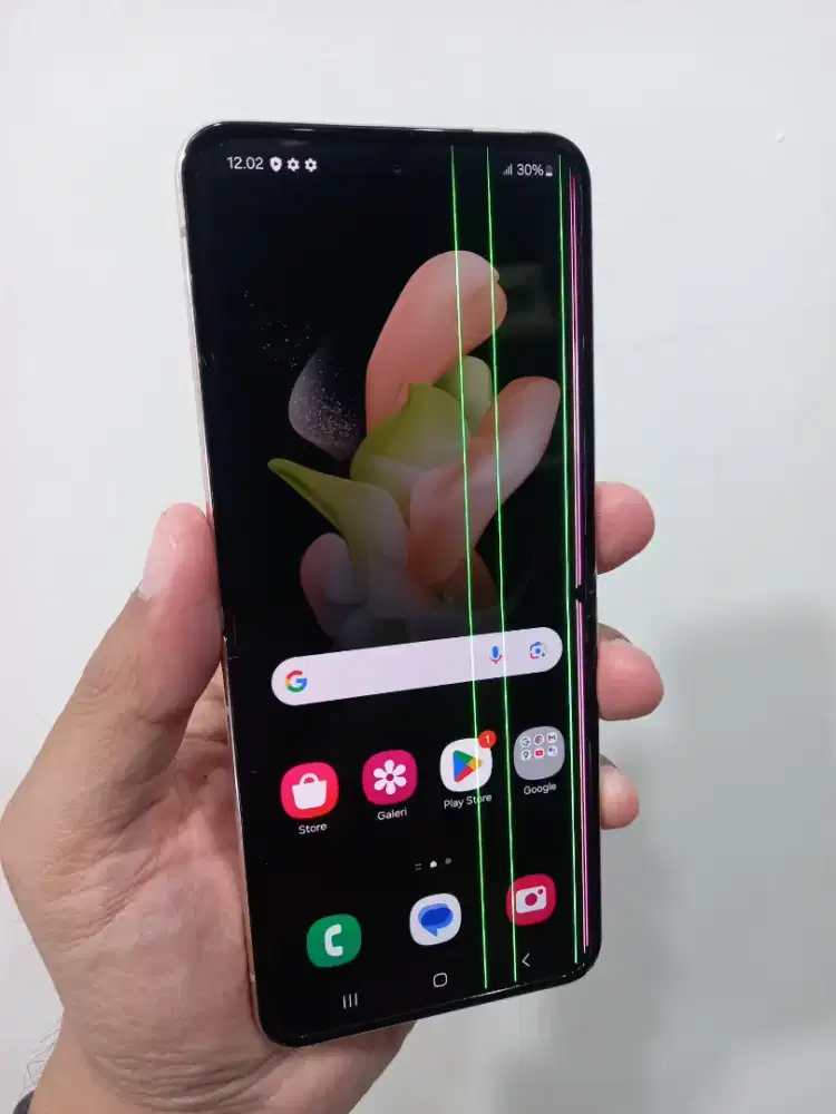 Samsung Galaxy Z Flip 4 Ram 8/512Gb Fullset ada minus dibaca