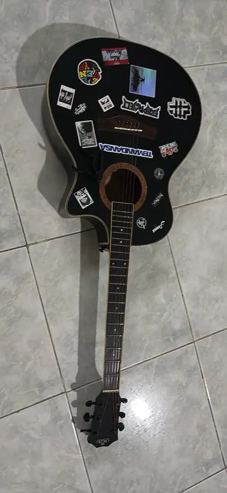 Gitar akustik lokas jgs