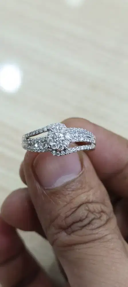 Cincin Berlian Eropa