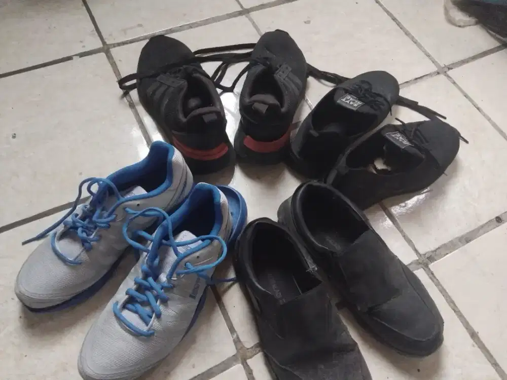 Sepatu adidas,league,pentofel bekas