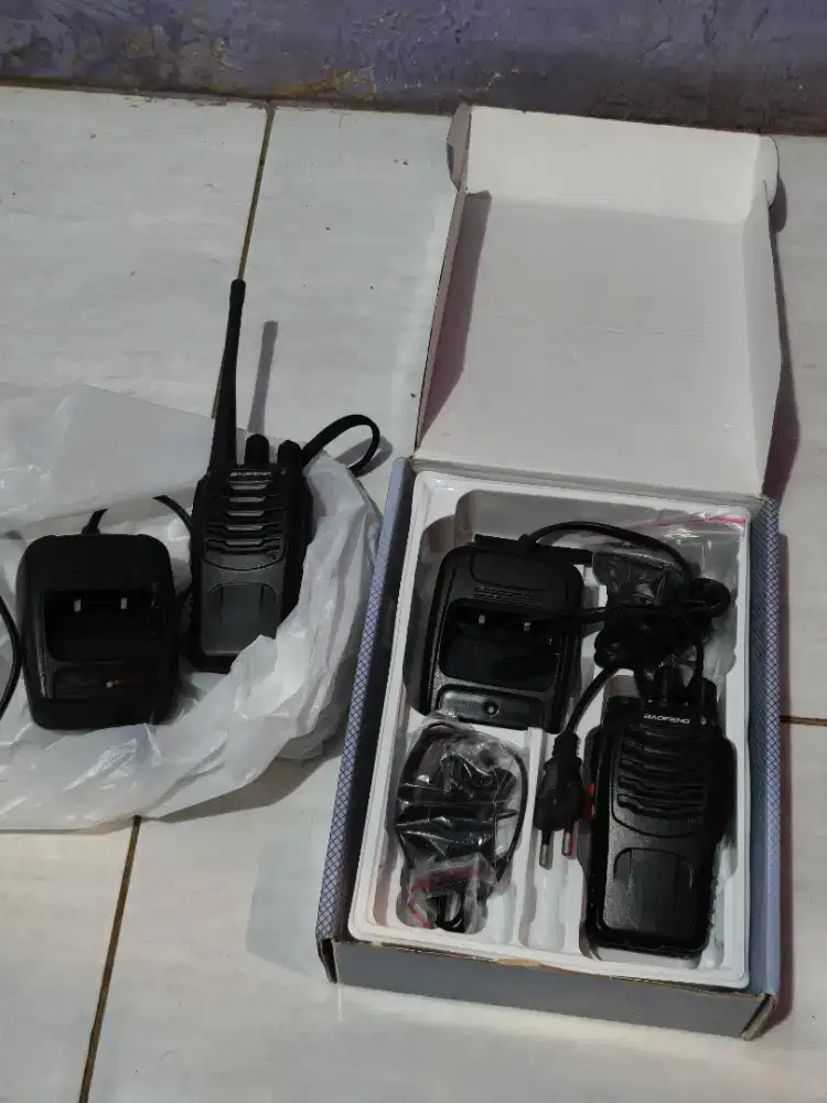 HT Baofeng Bf-888s, Ada 2 Fullset mulus