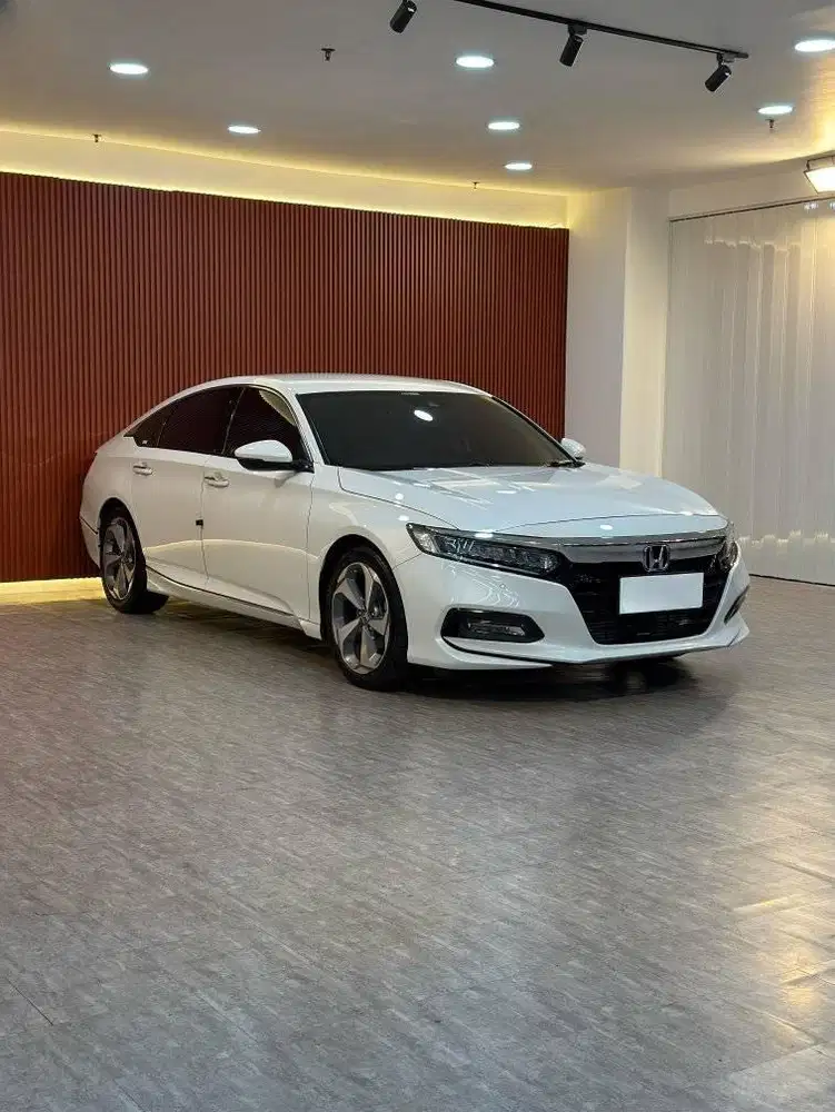 Honda Accord Turbo Sensing 1.5 AT Tahun 2019