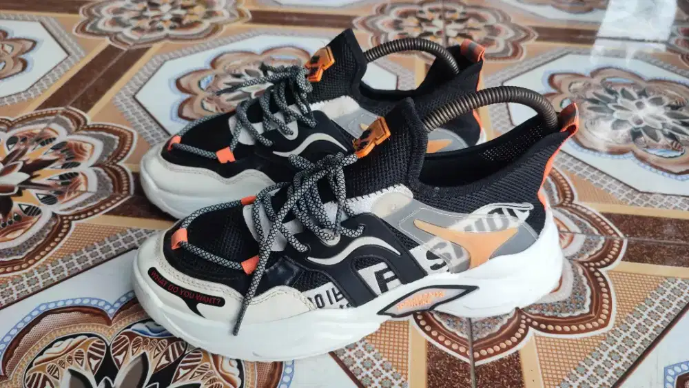 Sepatu fhasion pria second