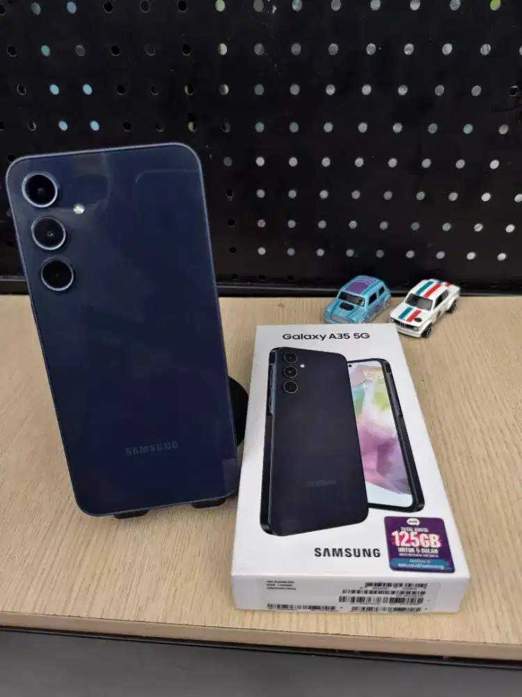Samsung a35 8/256 hp & box