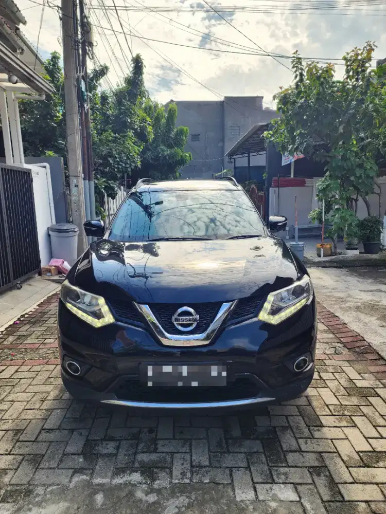 Nissan Xtrail T32 2.5 Hitam 2014