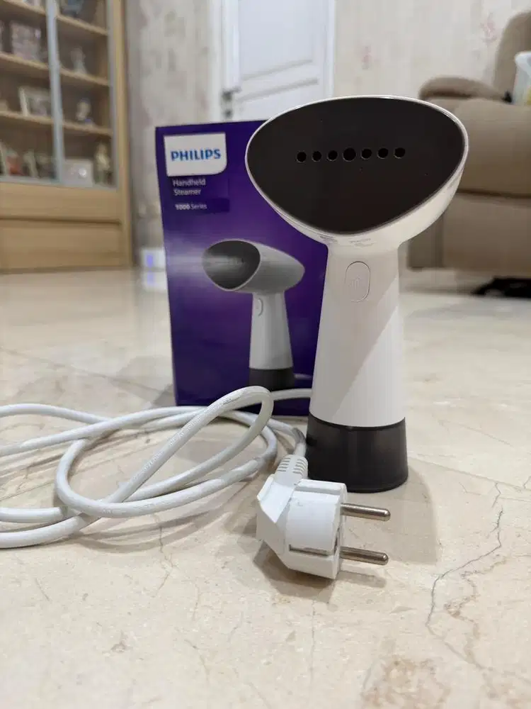 Phillips Hand Held Steamer | Preloved like new