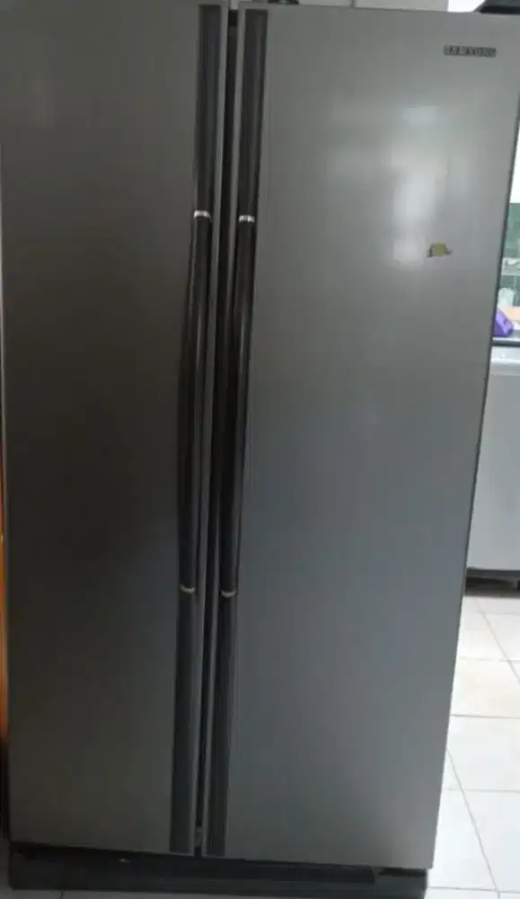 Kulkas Samsung side by side