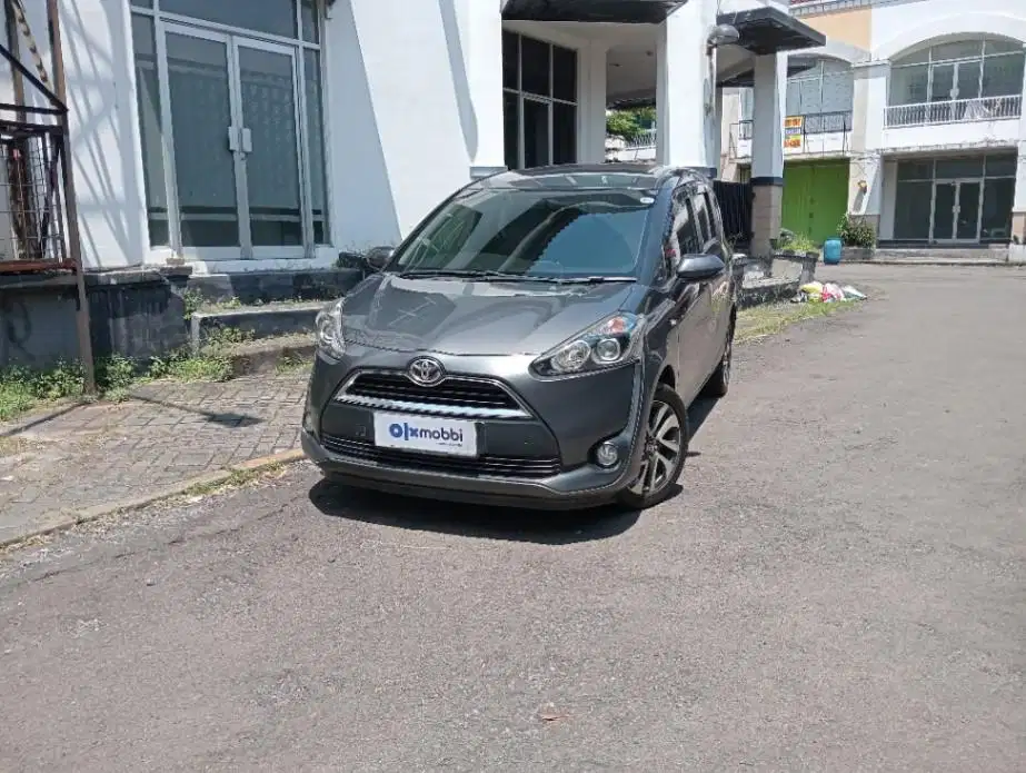 KM Rendah - TOYOTA SIENTA 1.5 V BENSIN M/T 2017 ABU