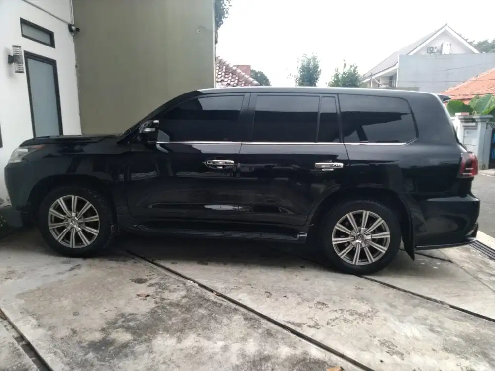 Lexus LX570 2008 Bensin