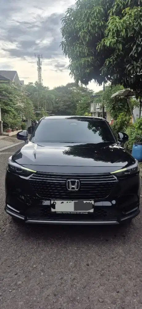 Honda HRV 1.5 SE hitam kondisi mulus