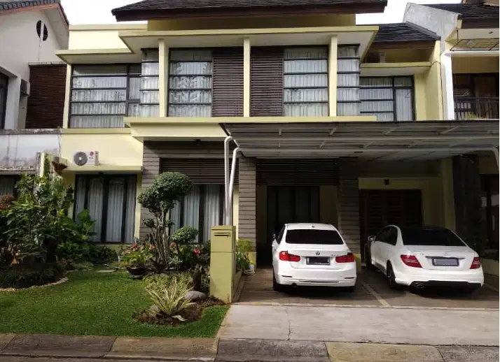 Rumah Depan Taman Di Bintaro Tangerang Selatan OF-15625