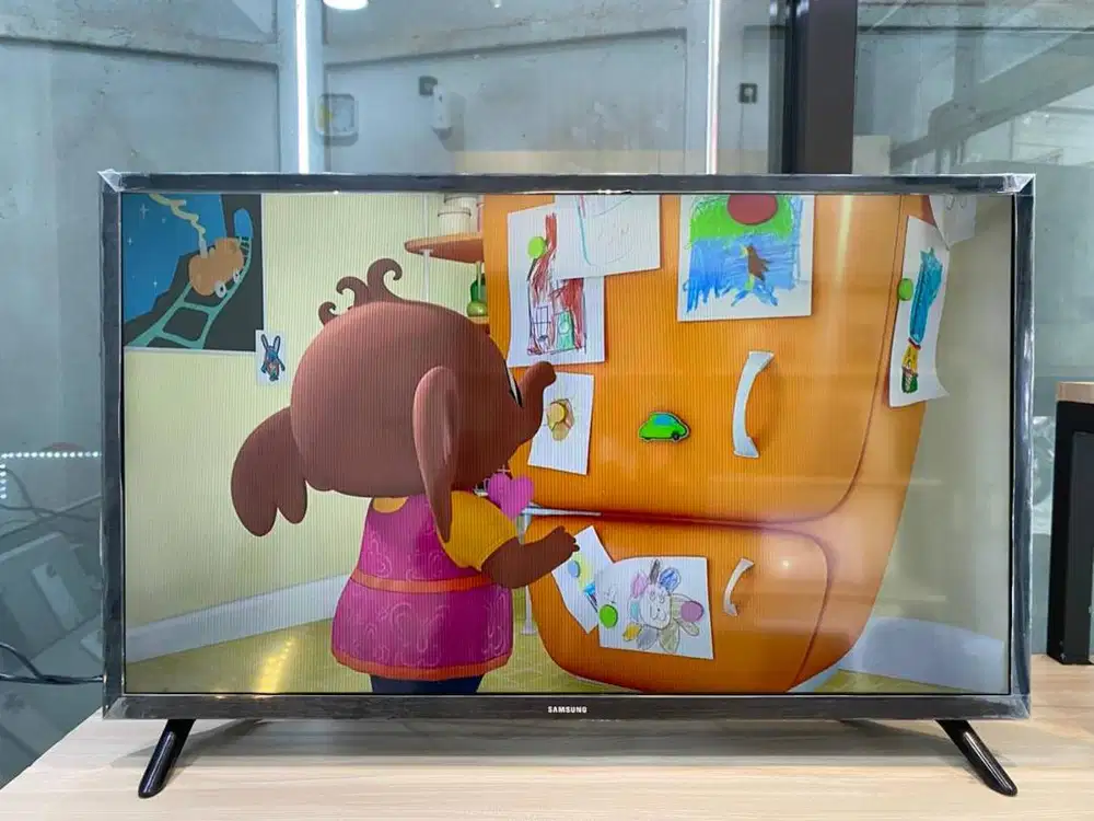 Smart TV Samsung 32” | Digital TV | Gambar Jernih & Warna Tajam