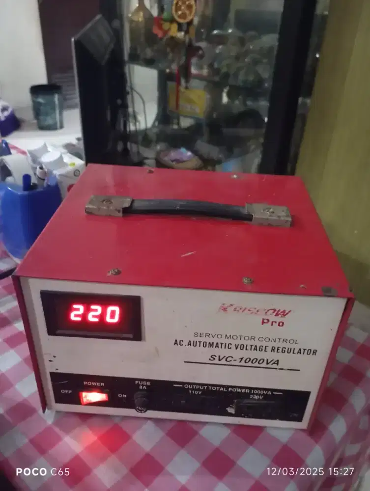 Stabilizer Krisbow Pro SVC-1000va Digital