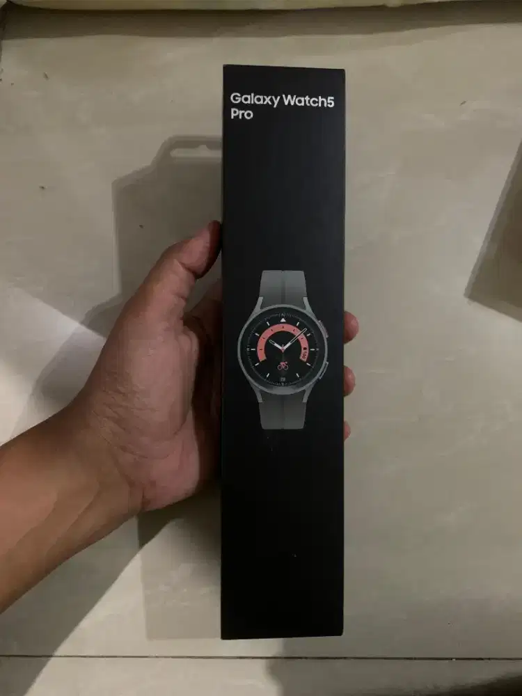 Apple Watch 5 Pro BNIB