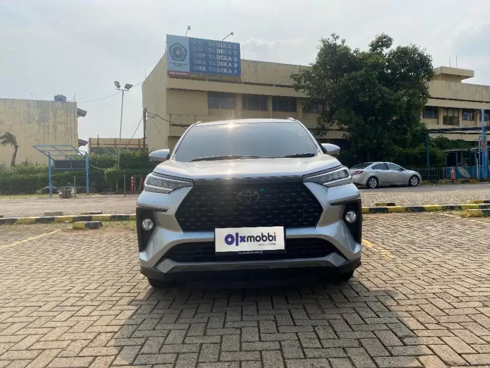 TDP 11JT Toyota Avanza 1.5 New Veloz CVT Bensin-AT Silver 2022