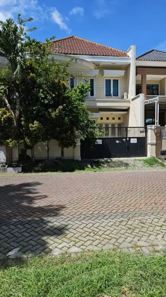 Rumah 2 Lantai Internasional Village Citraland Surabaya