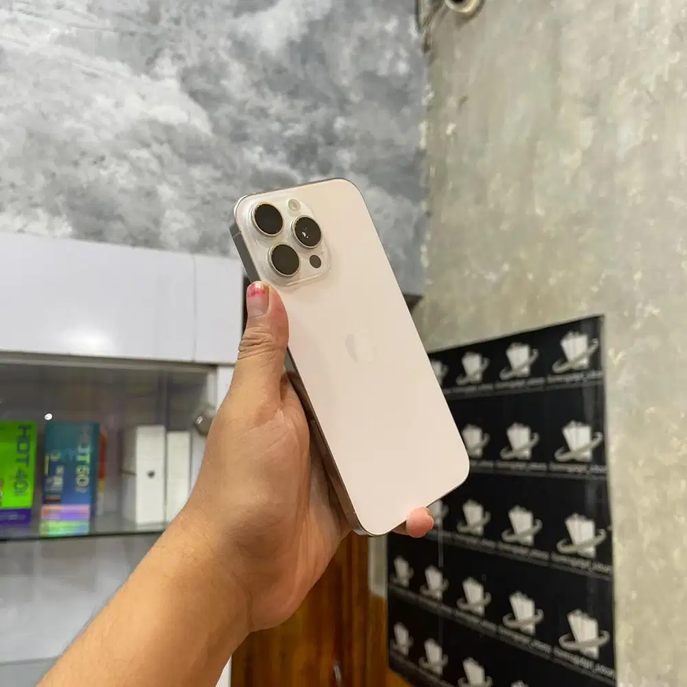 Iphone 16 Pro Max 256gb iBox like new garansi panjang. TT juga bisa