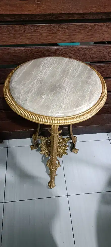 Meja marmer vintage