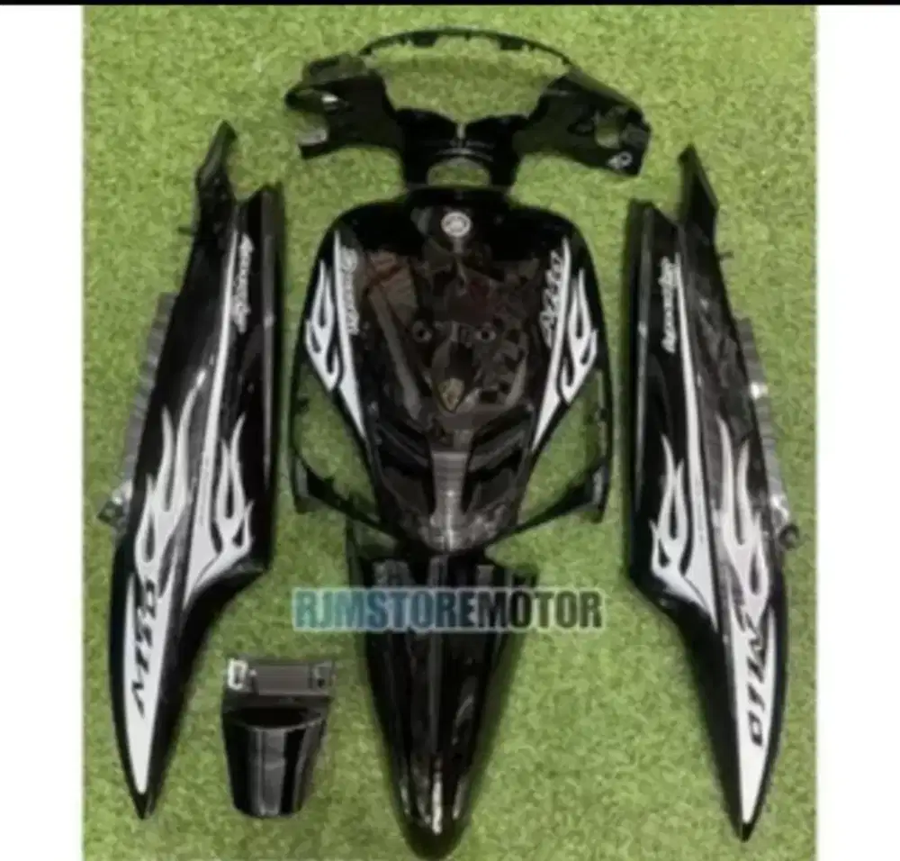 Body halus Mio sporty warna hitam glossy