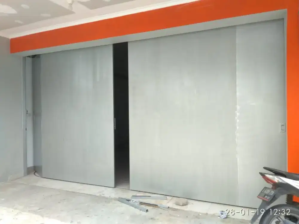 Pintu Henderson bergaransi awet