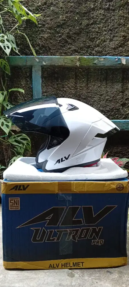 Helm alv ultron pro