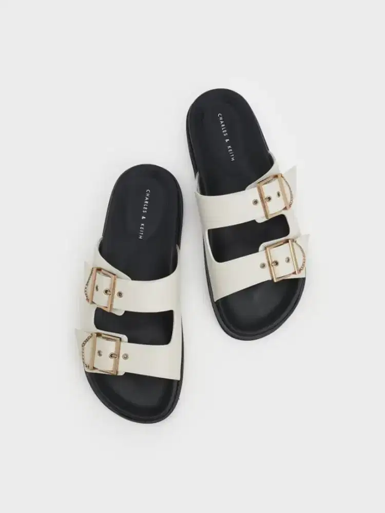 Sandal Charles& Keith