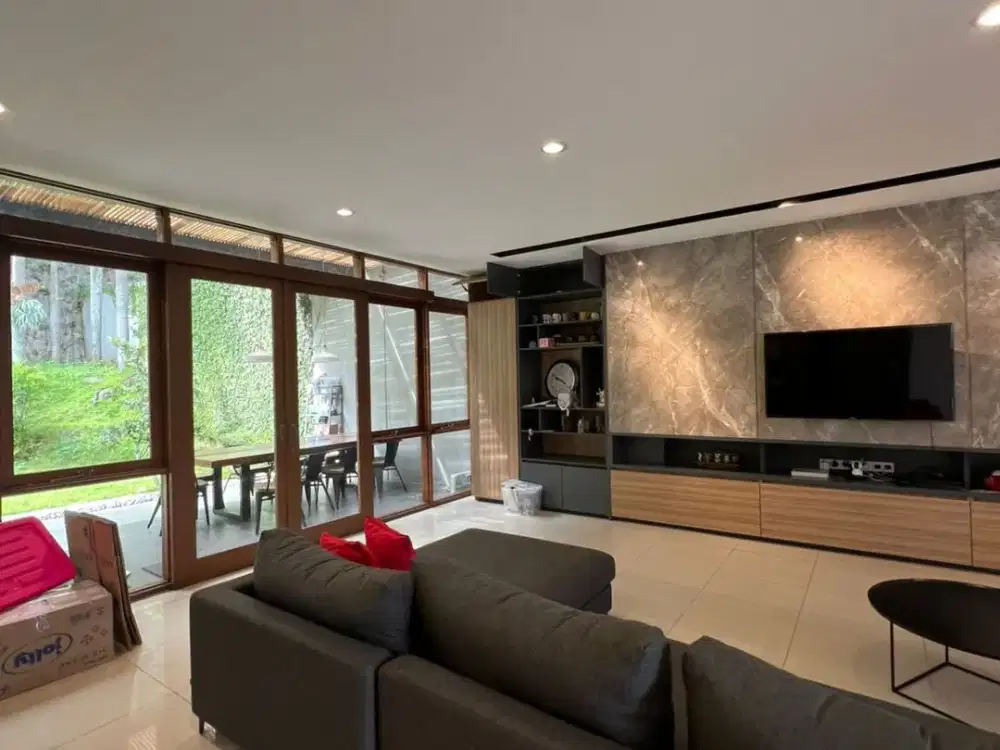 Rumah Mewah Setraduta Siap Huni