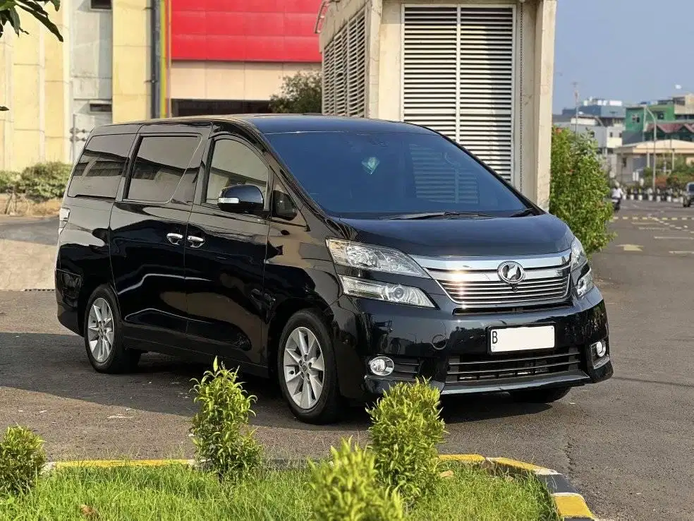 Jual Cepat : Vellfire 2.4 V CBU AT 2012 Hitam Service Record Toyota