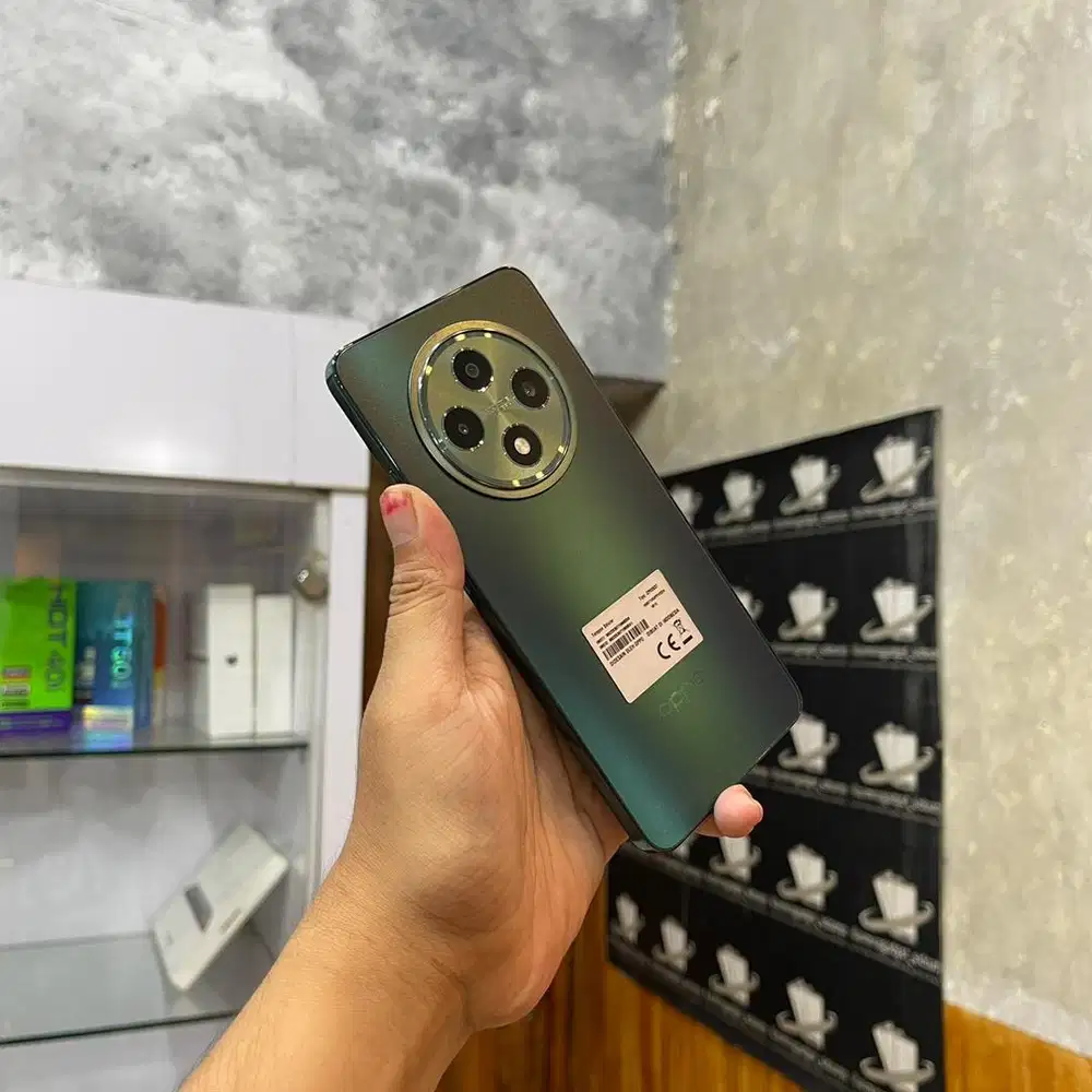 Oppo Reno 12F 5G 12/256 mulus fullset original. TT juga bisa