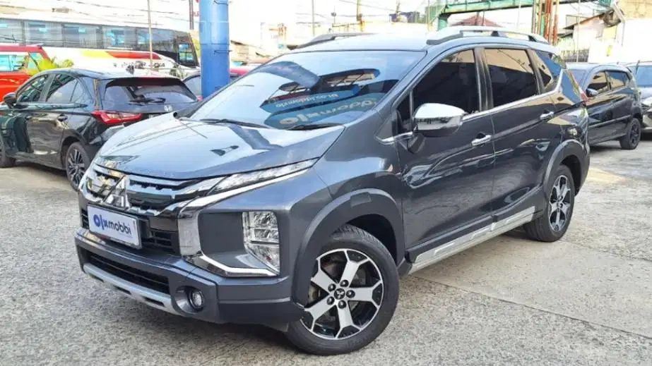 Pajak Panjang - Mitsubishi Xpander 1.5 Cross Premium Package AT 2019