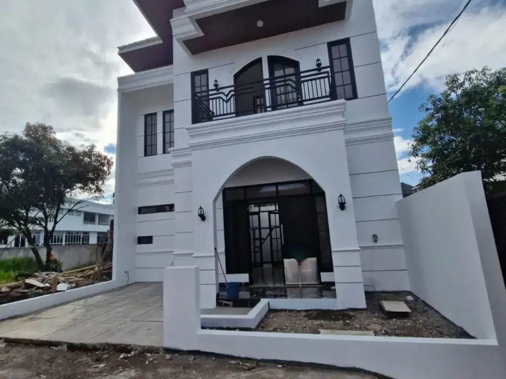 DIJUAL RUMAH MEWAH HARGA EKONOMIS LOKASI STRATEGIS DEKAT SUMMARECON BANDUNG TIMUR