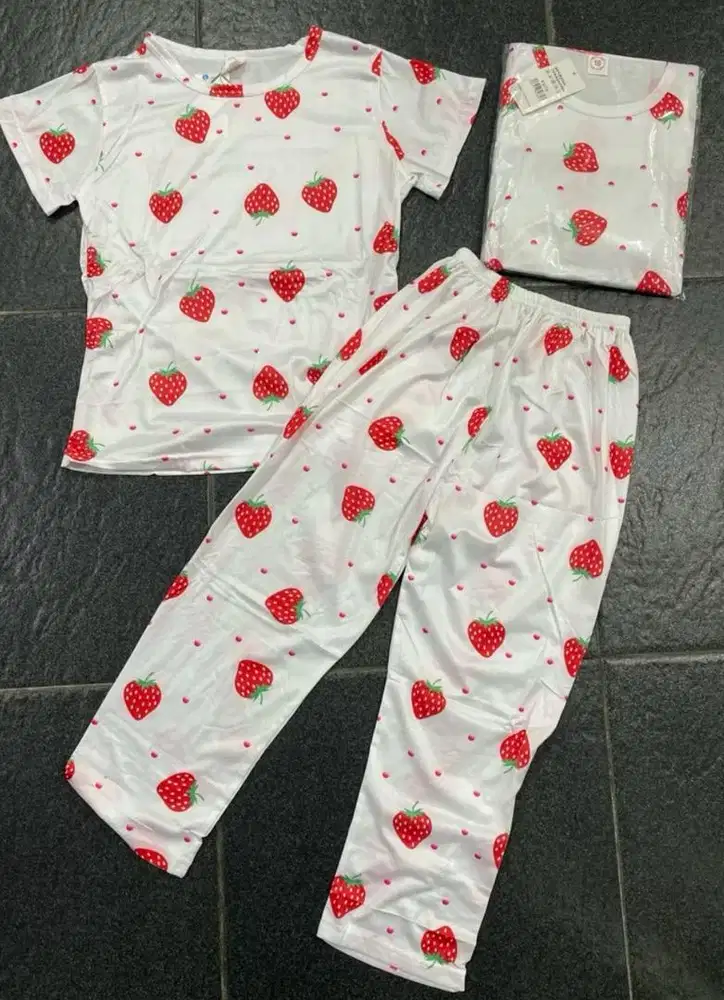 Piyama Anak motif Stroberi