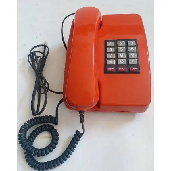 Vintage Orange / Jingga Telephone bakelite pakai nomor pencet era 70 J